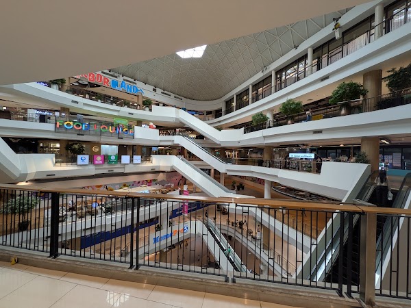 Gateway Ekkamai 4