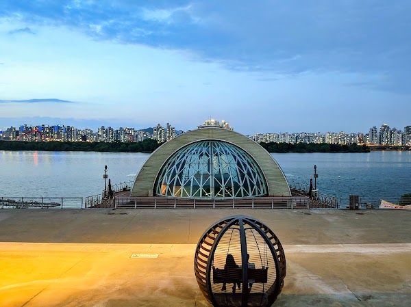 Yeouido Hangang Park Waterlight Stage