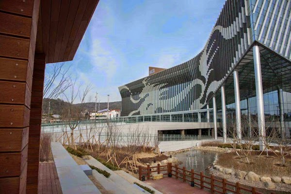 Gyeongju Hwabaek International Convention Center 1