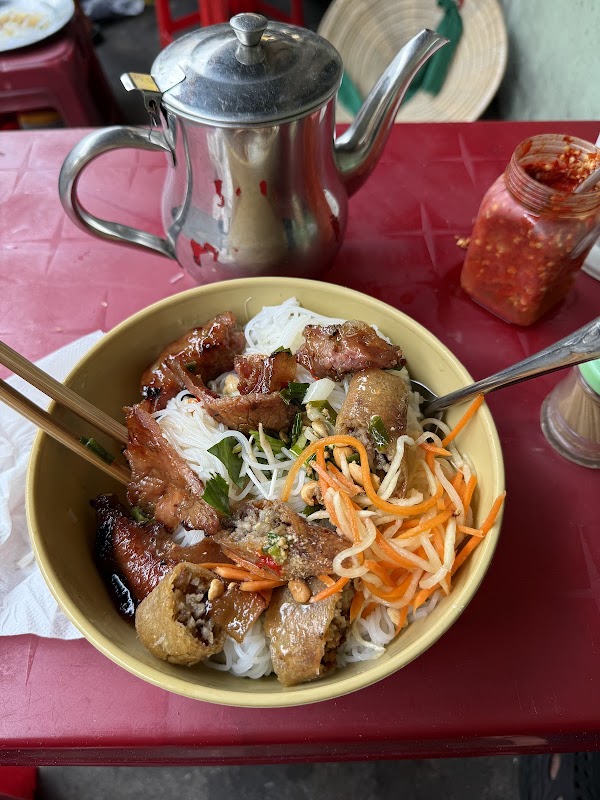Bún Thịt Nướng Hoàng Thiều Hoa 1