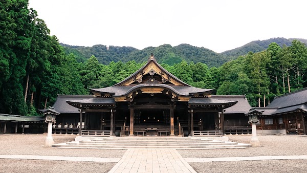 Yahiko Shrine 1