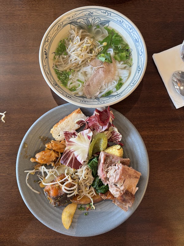 Four Seasons Buffet Restaurant (Ba Na Hills) 4