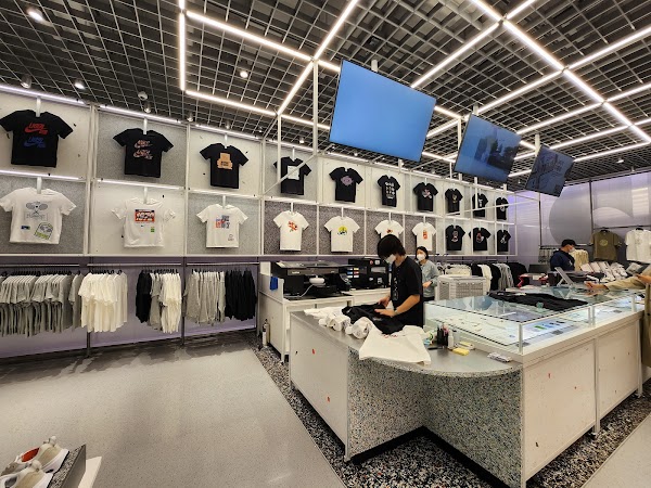 Nike Myeongdong 5