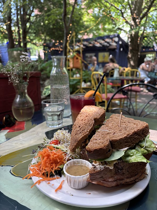 Café Santropol 4