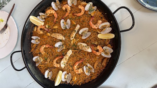 La Petita Paella Restaurant 4