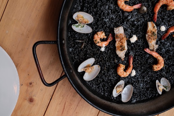 La Petita Paella Restaurant 3