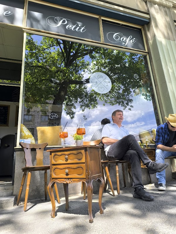 Le Petit Café Ost