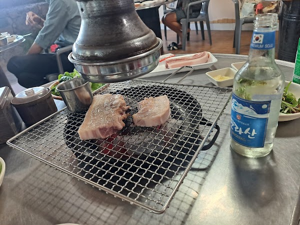 Jeju-gil HeukDwehJee (Jeju Road Black Pig) BBQ 4