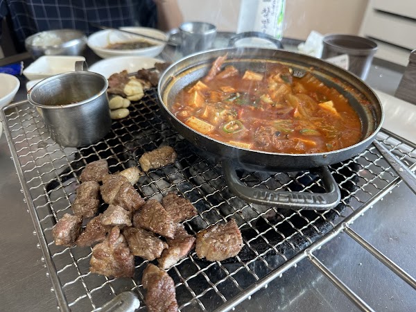 Jeju-gil HeukDwehJee (Jeju Road Black Pig) BBQ 3