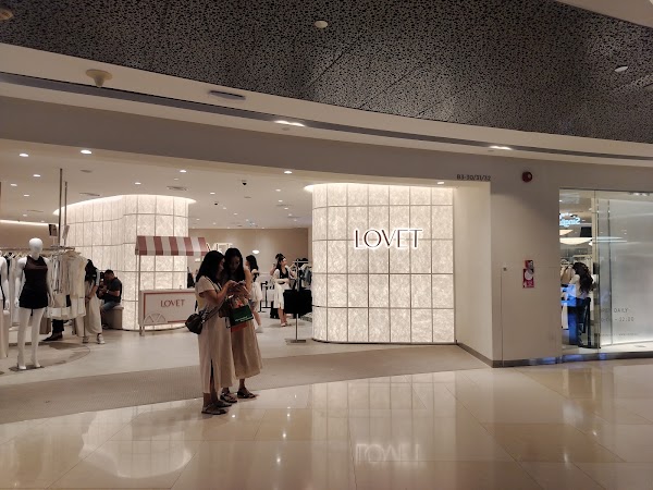 LOVET Flagship @ ION Orchard 1