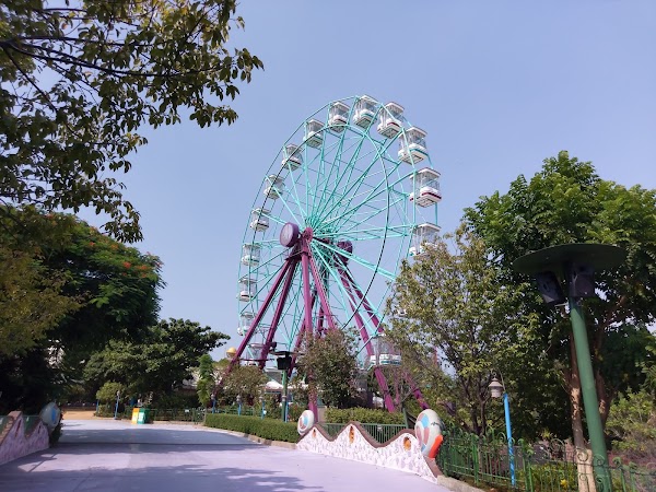 麗寶樂園