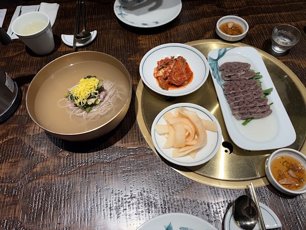 Bongpiyang Apgujeong Branch 4