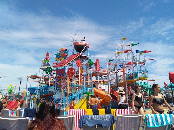 Casino Pier & Breakwater Beach 3