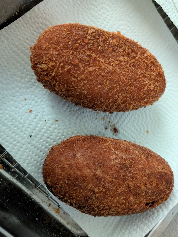 カレーパンの店「ガラムとマサラ」V・drug大須店 4