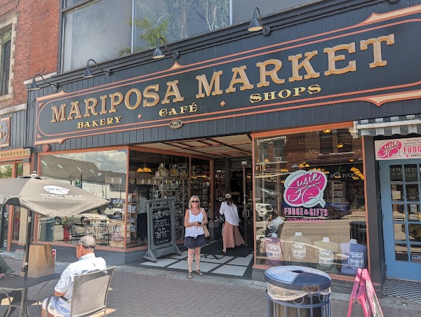 Mariposa Market 3