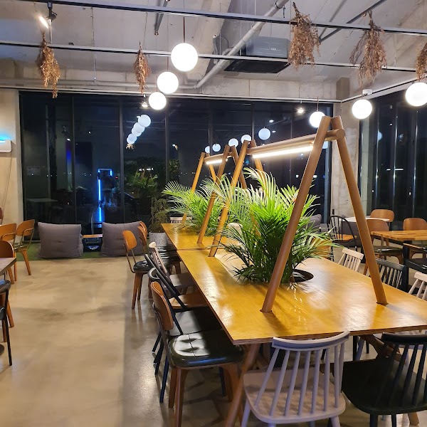 Cafe Yard 1
