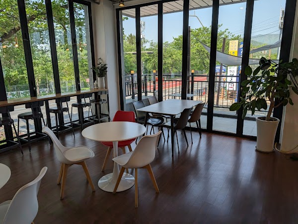 Cafe Yard 2