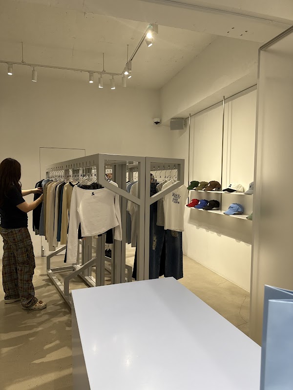 Rest & Recreation HANNAM Store 4