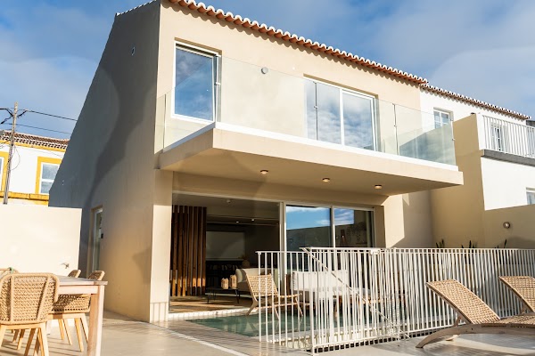 Silveira Bay Lounge Retreat