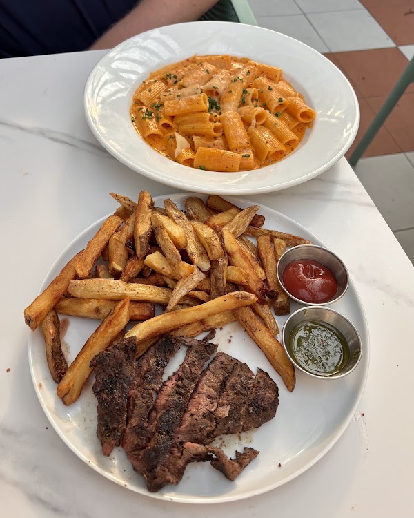 Alice Restaurant & Bar 3