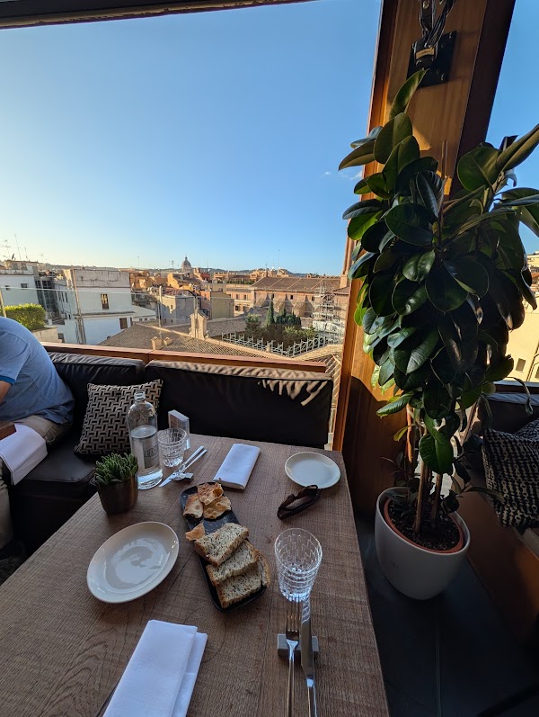 MAIO Restaurant & Rooftop Roma 4