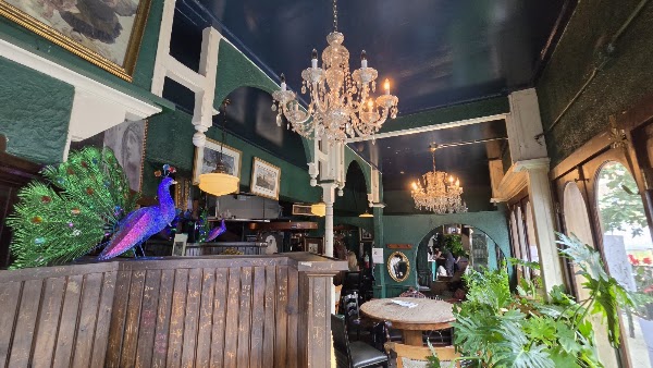 Lilly's Bar 5
