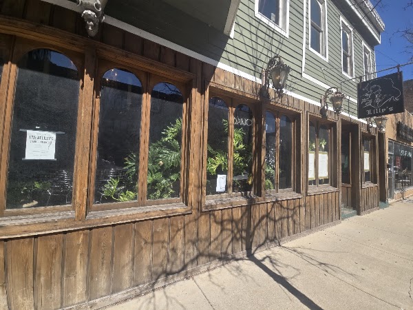 Lilly's Bar 3