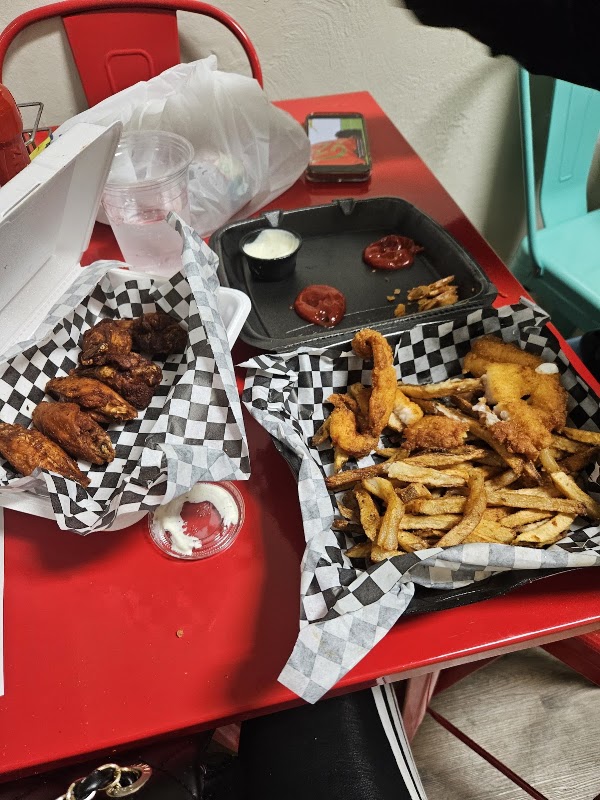 Mid-City Chicken and Po-Boys 3