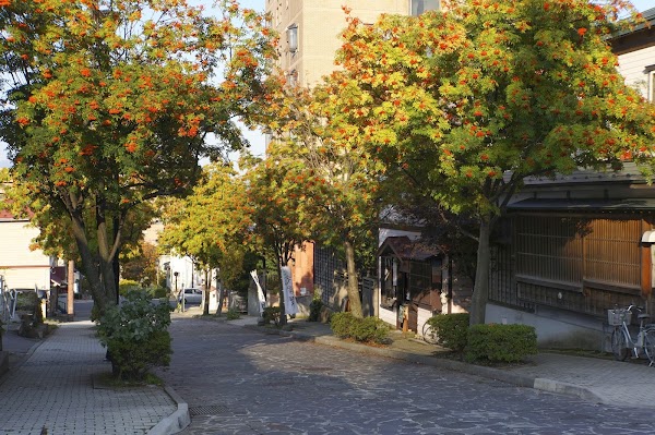 Hachiman Zaka Slope 1