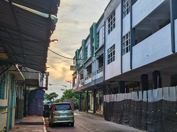 Island backpackers