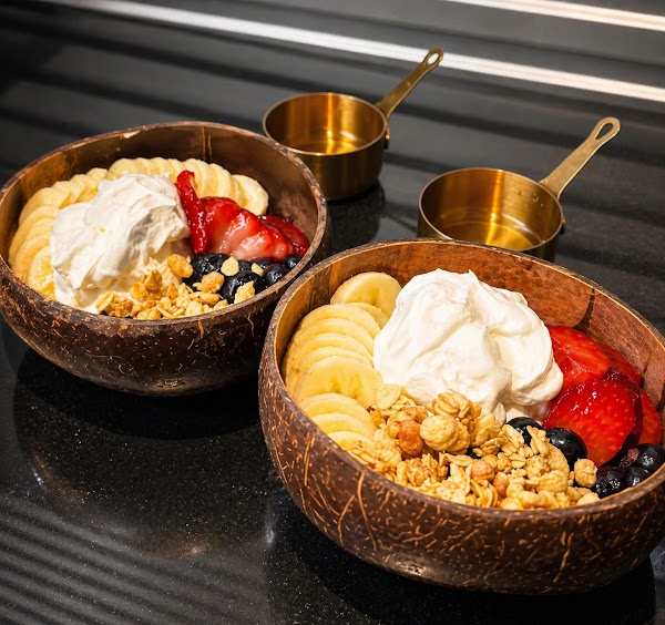 Shinsaibashi Acai Bowl B-lab Higashi Shinsaibashi store 4