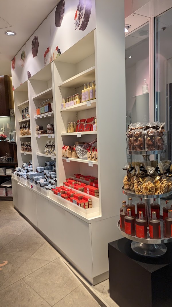 Breuninger Confiserie 3