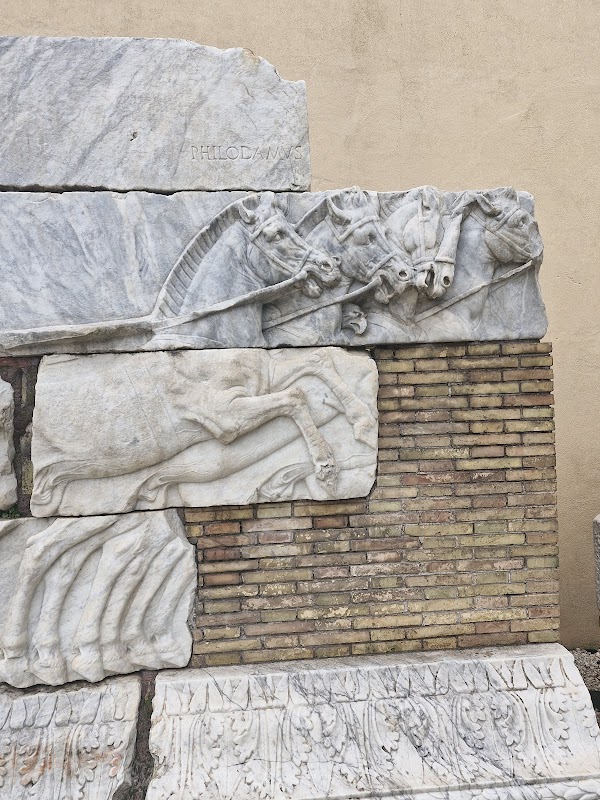 Colossal Statue of Constantine I 4