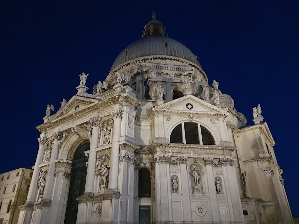 Basilica di Santa Maria della Salute 4