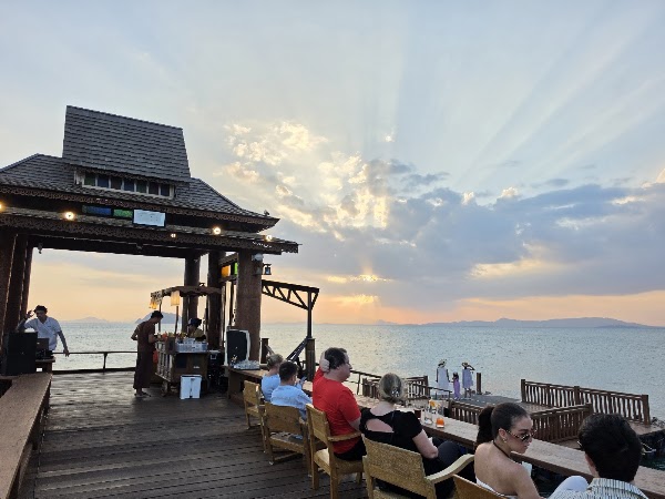 Jetinn Sunset at Pier