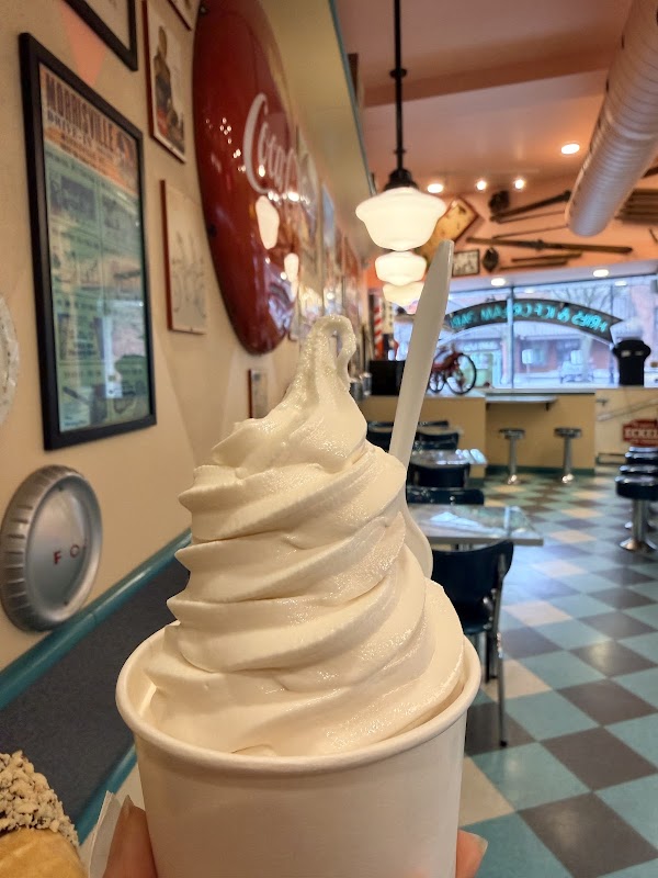 RC'S Boardwalk Fries & Ice Cream Parlour 5