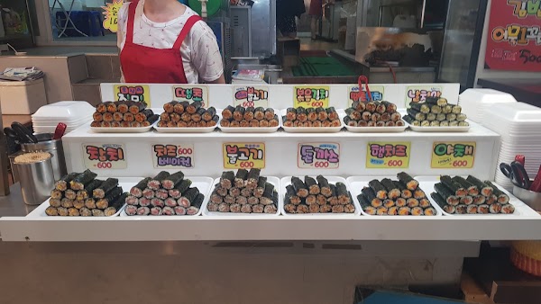 Sokcho Tourist & Fishery Market 3