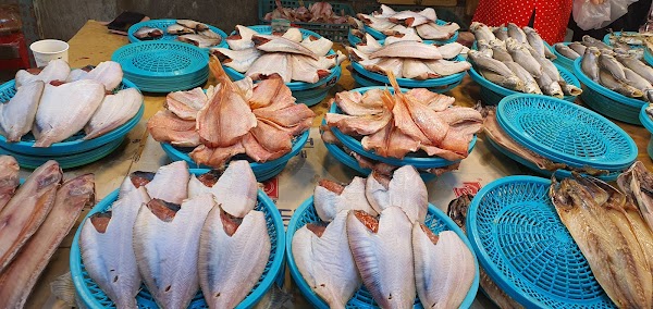 Sokcho Tourist & Fishery Market 2