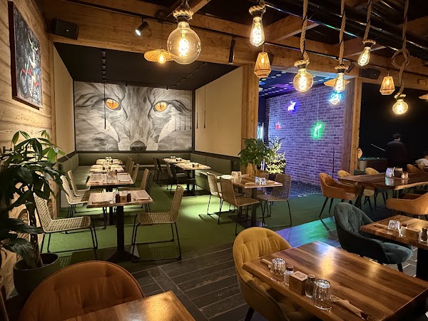 4'47 Restaurant bar lounge 1