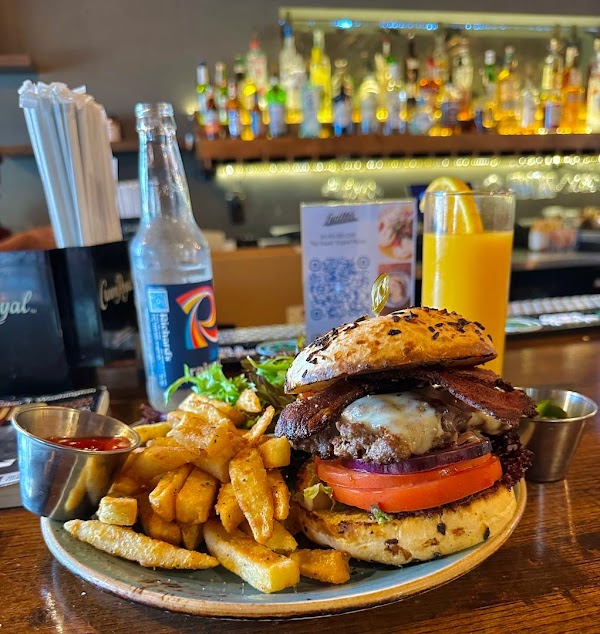 Lucille's 4