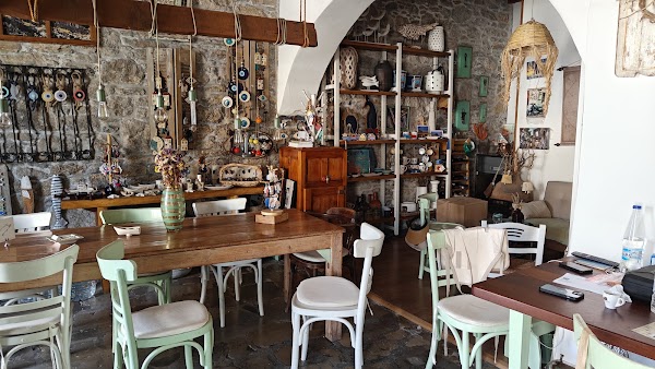 Porte Cafe Bar