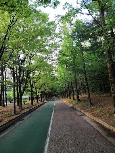 Eungbong Neighborhood Park (Daehyunsan Baesuji Park)