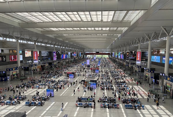 Hongqiao Railway Station subway entrance