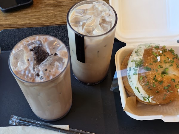 커피앤더코이 3