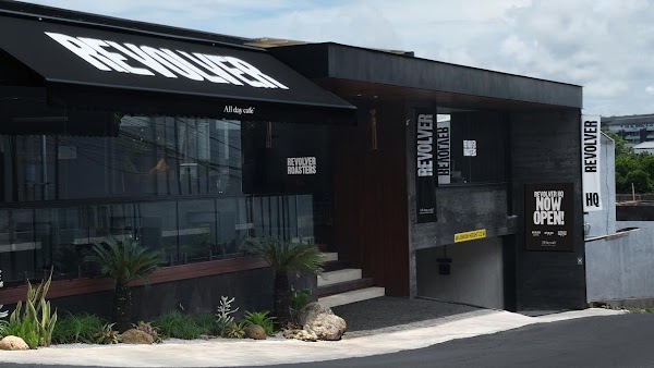 Revolver Umalas - HQ & All Day Cafe