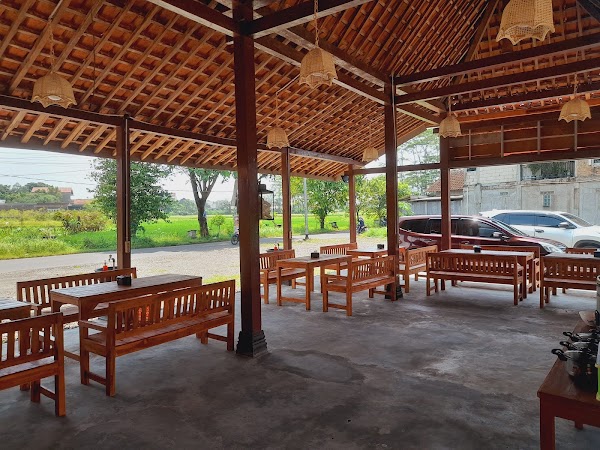 Bebek Goreng Mbah Mangoen Soemarto Potorono