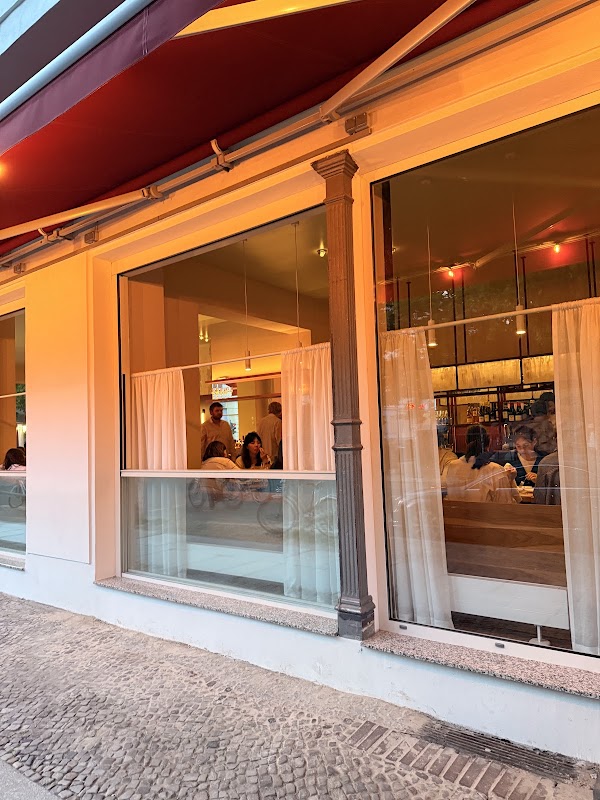 Almi Bistro