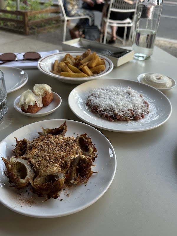 Almi Bistro 3