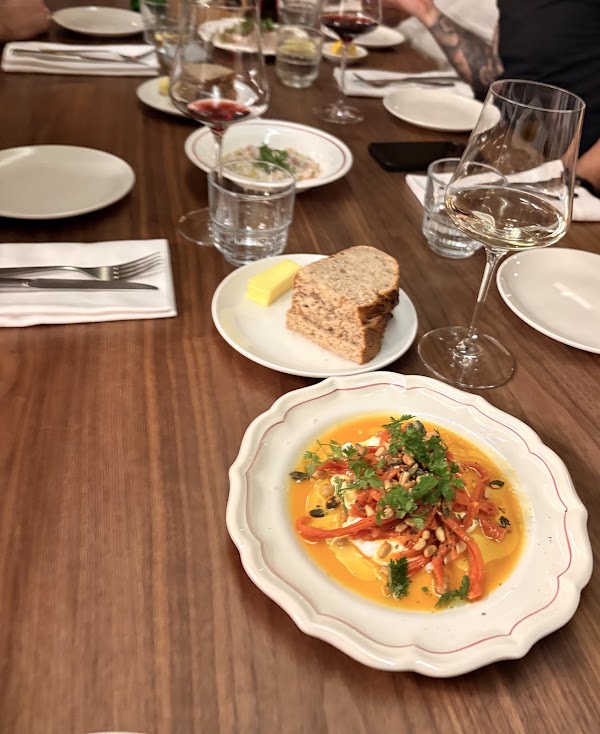 Almi Bistro 2
