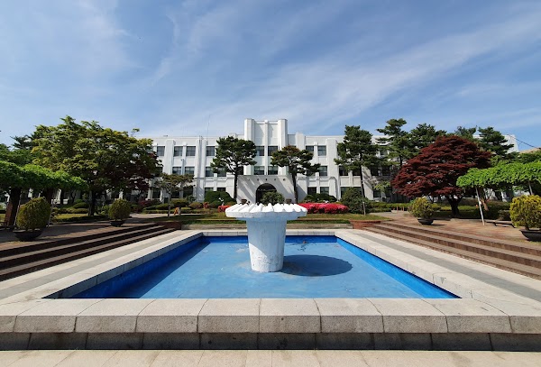 Jeongdok Public Library 5